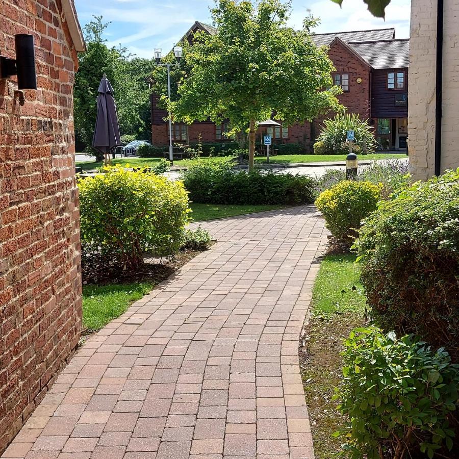 Meadow Farm Redditch By Marstons Inns Екстериор снимка