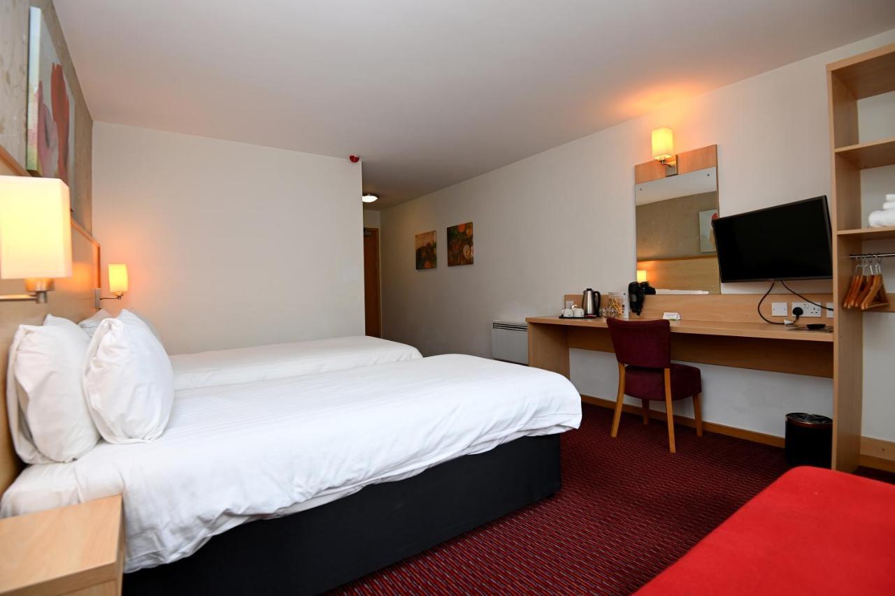 Meadow Farm Redditch By Marstons Inns Екстериор снимка