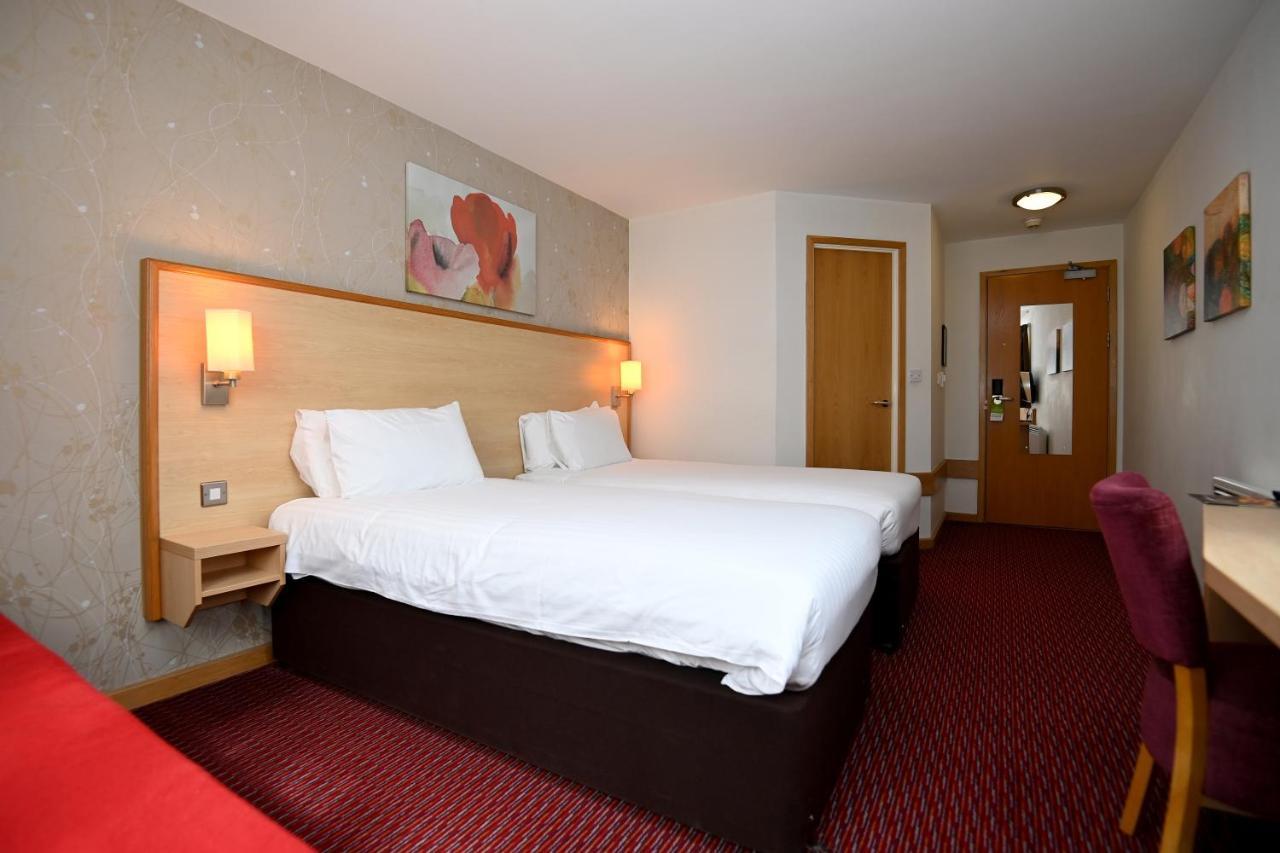 Meadow Farm Redditch By Marstons Inns Екстериор снимка
